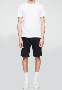 ARMEDANGELS Shorts vaqueros - black
