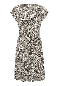 Czarna i biała sukienka w wzory z krótkimi rękawami, elastycznym pasem, dekoltem w kształcie litery V oraz detalem w postaci wiązania. Materiał wydaje się lekki i zwiewny.