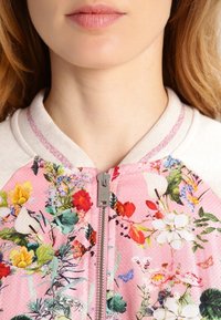 Rich & Royal Bomber bunda - light pink