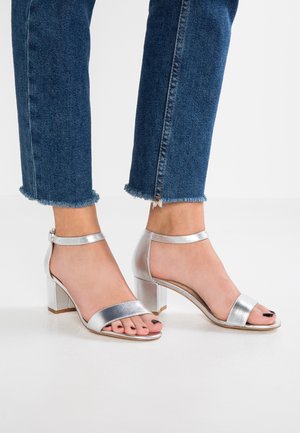 KIOMI Sandales - silver-coloured