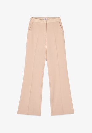 Pantaloni beige a gamba larga con tasche frontali, dettagli con cuciture anteriori e vita con chiusura nascosta.