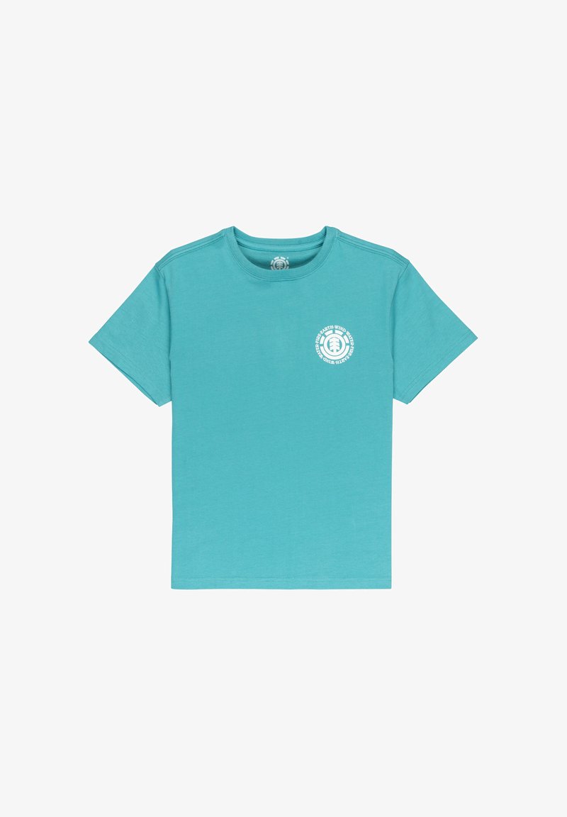 Camiseta de algodón de manga corta en color turquesa, con un cuello redondo y un pequeño logotipo gráfico blanco en la parte izquierda del pecho.