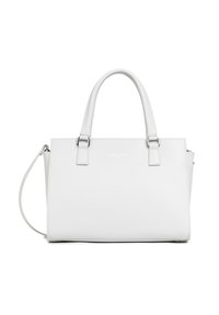 Sac à main en cuir blanc avec deux poignées supérieures et une bandoulière amovible. Présente une forme rectangulaire, une texture lisse et un branding subtil.