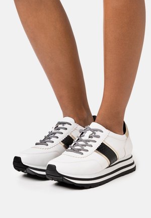Tamaris, Baskets basses - white