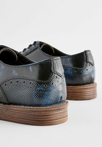 Next BROGUE - Derbies & Richelieus - navy