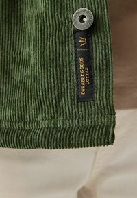 Next HOODED - REGULAR FIT - Lengva striukė - green