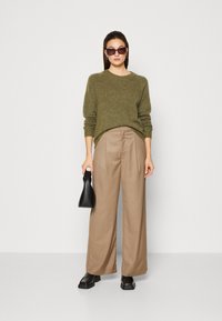 Selected Femme SLFLULU LS O-NECK B NOOS - Džemperis - dusky green/melange