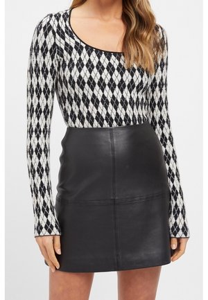 Neule - multi-coloured