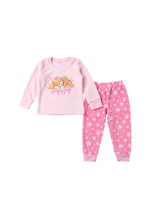 Set pigiama rosa per bambini con maglia a manica lunga con un cucciolo addormentato e testo "sleepy pup", abbinato a pantaloni con fantasie di zampe e stelle.