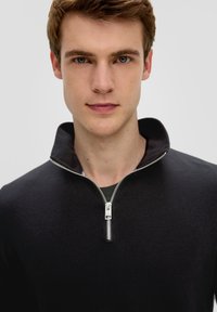 s.Oliver Langarmshirt - schwarz