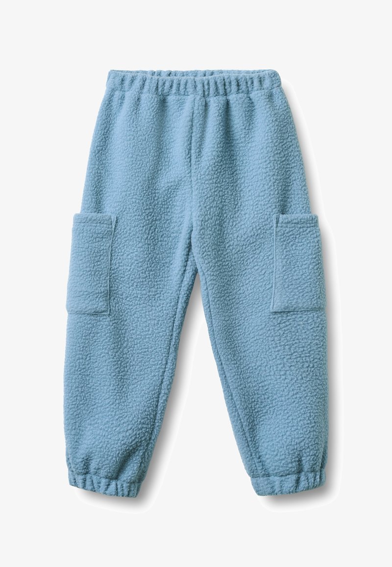 Světle modré fleecové kalhoty s elastickým pasem a lemy, s obdélníkovými kapsami po obou stranách.