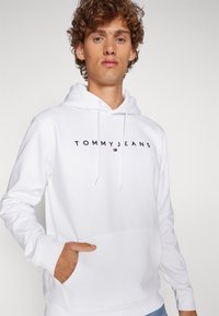 Tommy Jeans LINEAR LOGO - Felpa - white