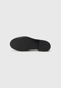 Tamaris Moccasins - black