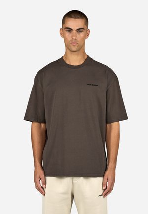 LOGO TEE - Basic póló - washed walnut brown black