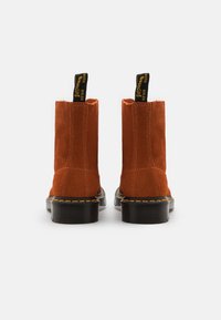 Dr. Martens Stivaletti stringati - tan