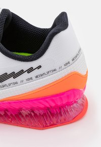 Nike Performance Zapatillas de entrenamiento - white