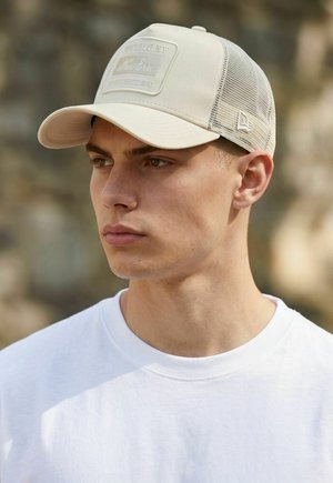 New Era, AFRAME  TRUCKER   TONAL PATCH - Cap - beige