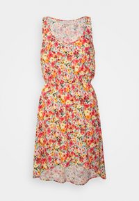 Vestido floral com um design sem mangas, cintura elástica, apresentando um padrão vibrante de flores vermelhas, rosas e amarelas sobre um fundo claro.
