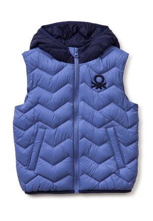 Blauwe doorgestikte, mouwloze donsjas met chevronstiksels, een ritssluiting aan de voorkant, twee zijzakken en een vastzittende donkere capuchon.