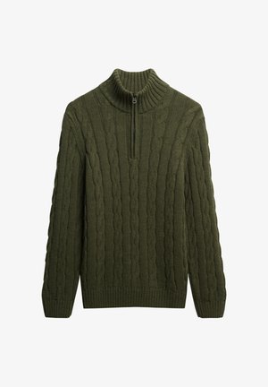 Olivengrøn kabelstrikket sweater med høj krave og frontlynlås. Har struktureret mønster samt ribbede manchetter og kant.