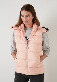 LELA SLIM FIT - Strukirani kaput - powder pink