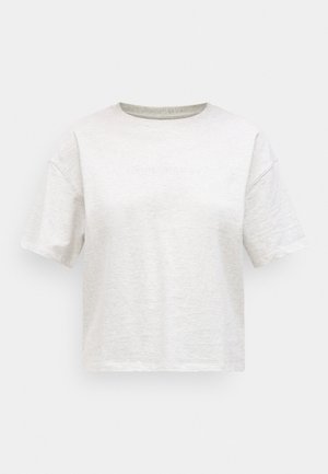 Svetlo siva majica s kratkimi rokavi in okrolim izrezom z nežno tonirano vezeno znamko "Tommy Hilfiger" na prsih.