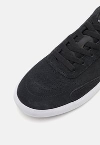 Nike SB HERITAGE VULC UNISEX - Tenisice - black/white