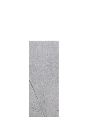 Graue gestrickte Decke mit geripptem Muster, an einer Ecke gefaltet, mit einem kleinen Logo-Tag in der unteren rechten Ecke. Weiches Material, rechteckige Form.