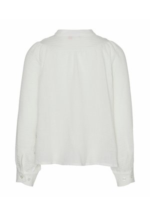 Hvit bluse med lange ermer laget av teksturert stoff, har en rundet krage og knappemansjetter, med rynkedetalj på baksiden.