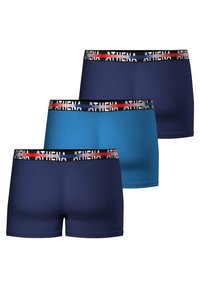 Trois paires de boxers pour hommes en marine, aqua et marine foncé. Chacune présente une ceinture noire avec un marquage rouge et blanc. Tissu lisse.