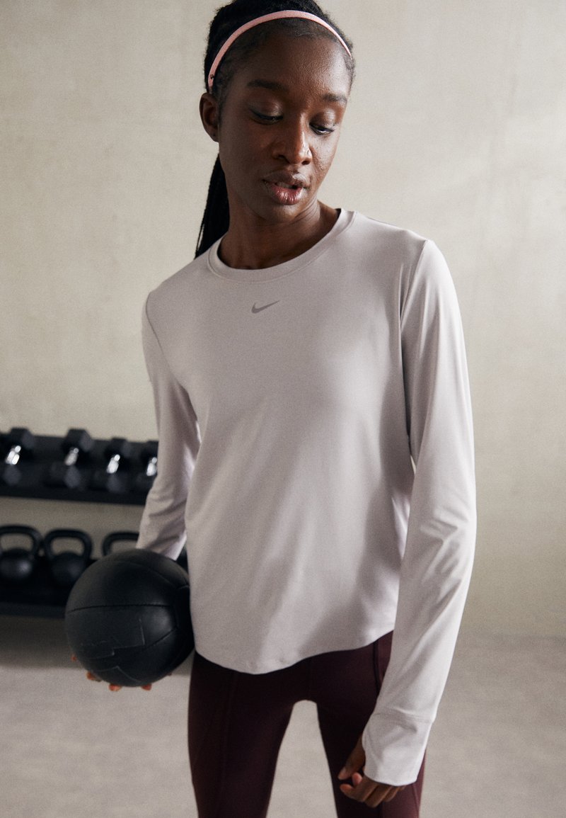 Nike Performance ONE CLASSIC - Langarmshirt - platinum violet