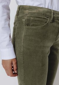 Promod LUCIEN - Pantalon classique - kaki