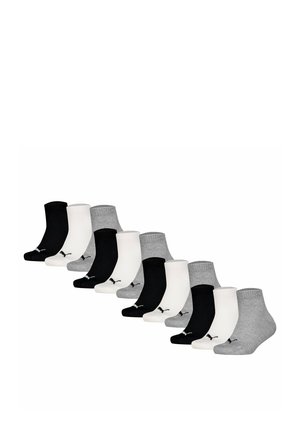 Zwölf Paar Knöchel-Socken in Schwarz, Weiß und Grau. Materialmix aus Baumwolle. Jedes Paar hat ein Logo an der Seite.