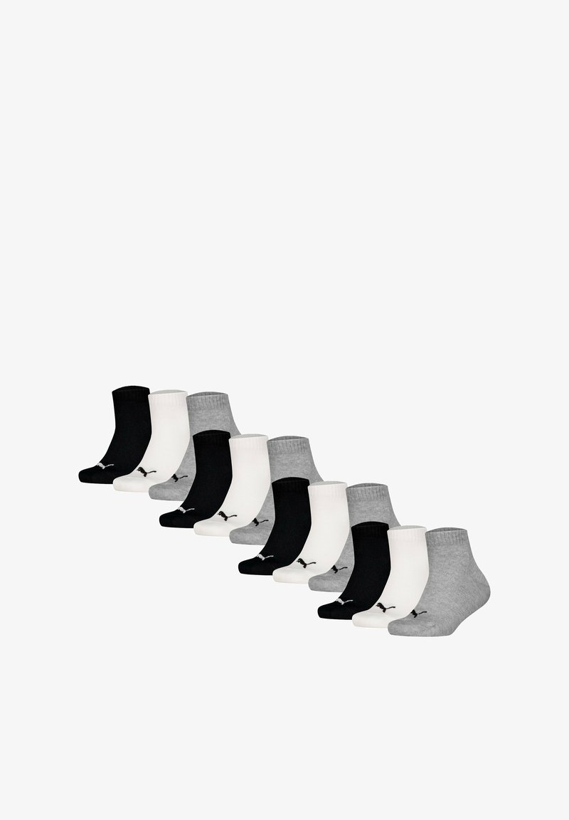 Doce pares de calcetines hasta el tobillo en negro, blanco y gris. Material de mezcla de algodón. Cada par presenta un logo en el lado.