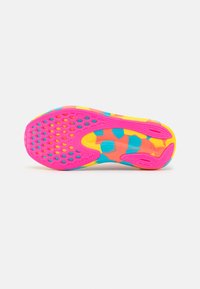 ASICS NOOSA TRI 15 - Hardloopschoenen voor op de weg - aquarium/vibrant yellow
