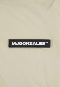 MJ Gonzales PUFFER- METAMORPHOSE - Vinterjakker - castle wall