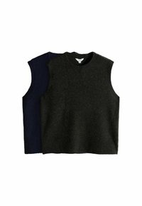 Due maglioni senza maniche impilati uno sull'altro; uno grigio scuro e l'altro blu navy. Entrambi hanno uno scollo rotondo e orli a coste.