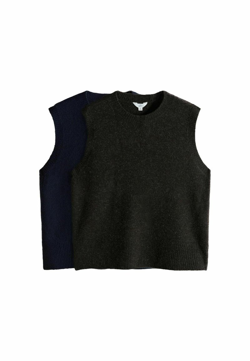 Due maglioni senza maniche impilati uno sull'altro; uno grigio scuro e l'altro blu navy. Entrambi hanno uno scollo rotondo e orli a coste.