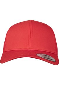 Rød baseballcaps med strukturert krone, solid stoff, buet skjerm, og et sirkulært logomerke på venstre frontside.