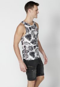 Koroshi Felső - crudo off white
