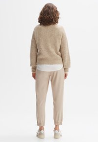 OPUS Sweter
