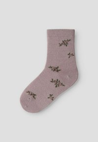Lyserød bomuldsstrømpe med ribbet kant og blomsterbroderi i grøn og lilla, med en glat tekstur og ankellængde design.