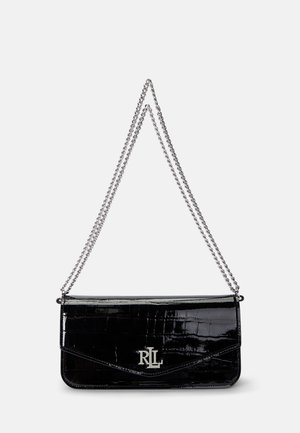 Pochette en cuir noir brillant embossé crocodile avec logo RL argenté et double chaîne d'épaule argentée.