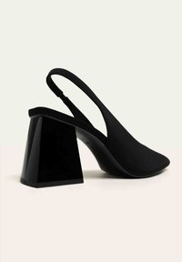 stradivarius escarpins