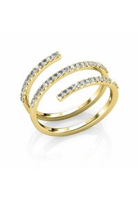 Anello doppio in oro con design intrecciato, caratterizzato da pietre preziose trasparenti incastonate lungo un lato per aggiungere brillantezza e texture.