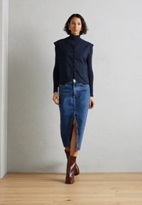 Jeffrey Campbell MAXIMAL-L2 ciemnobrązowy