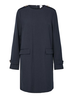 Tmavě modré šaty vyrobené z texturované látky, s kulatým výstřihem, dlouhými rukávy se záložkami a dvěma předními kapsami s plochými otvory.