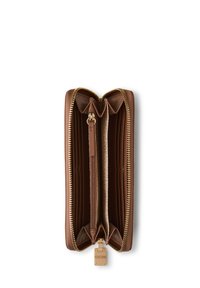 Braune Reißverschluss-Geldbörse, die geöffnet ist und mehrere Kartenfächer, ein zentrales, mit Reißverschluss versehenes Münzfach sowie einen goldenen Reißverschluss mit Marken-Zipper zeigt.