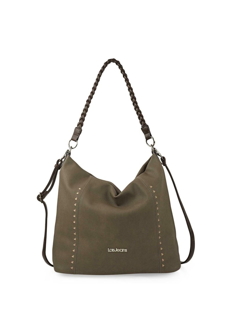 Bolso de hombro verde oliva hecho de tela, con una correa trenzada, tachuelas doradas a lo largo del costado y un logo exhibido en la parte frontal.