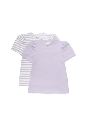 Zwei leichte Baumwoll-T-Shirts: eines in einfarbigem helllila, das andere in Weiß mit feinen lila Streifen, mit kurzen Ärmeln und Puffärmel-Details.